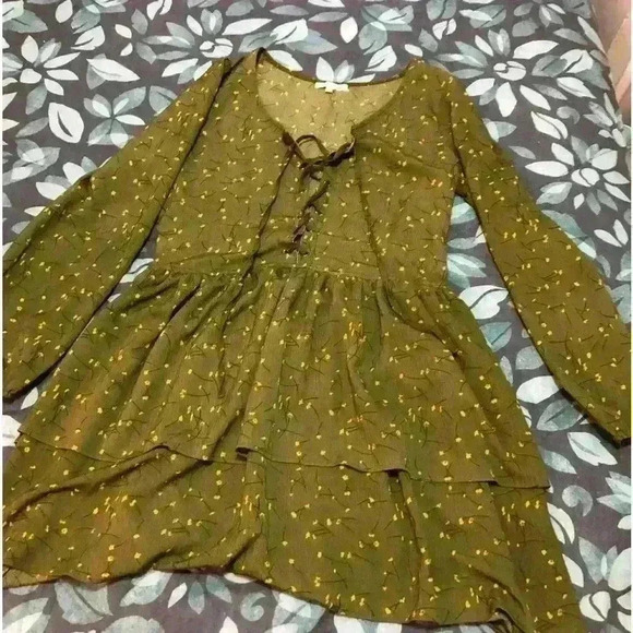 Dresses & Skirts - floral dress size M